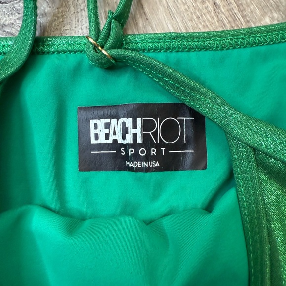 BEACH RIOT Libby Crop Tank Top in Green Shimmer - Picture 7 of 8